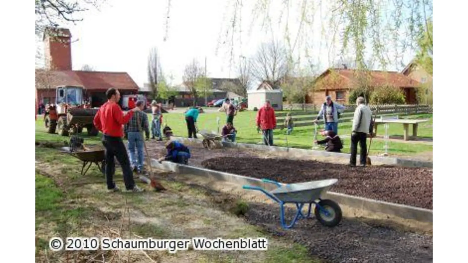 Eine neue Boulebahn entsteht in der Ortsmitte (Foto: red)