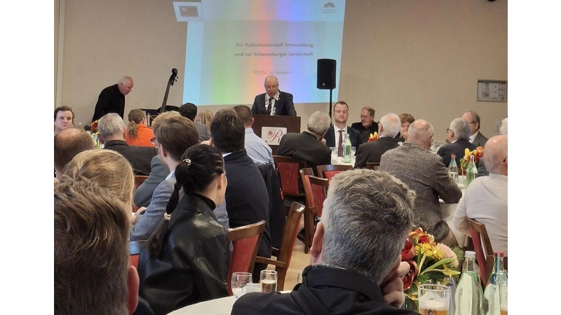 Bürgermeister Ralf Sassmann begrüßte die Gäste am Sonntagvormittag. (Foto: ds)