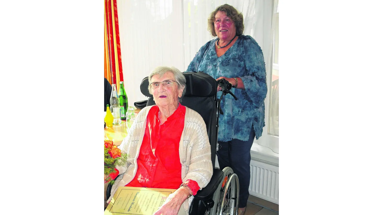Ständchen für die Seniorinnen (Foto: al)