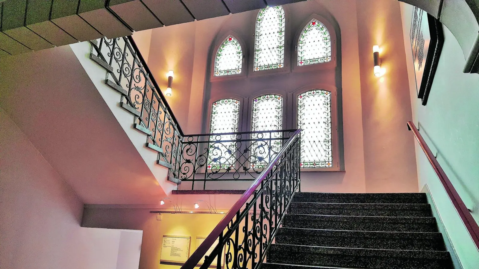 Von außen ist das Rathaus echt zauberhaft (Foto: red)