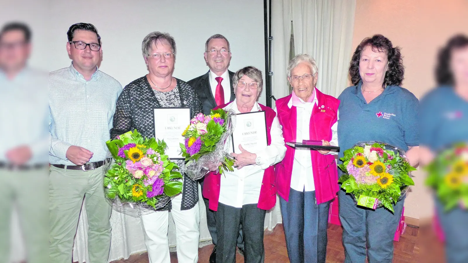 Kreisverband ehrt mit Medaillen (Foto: red)