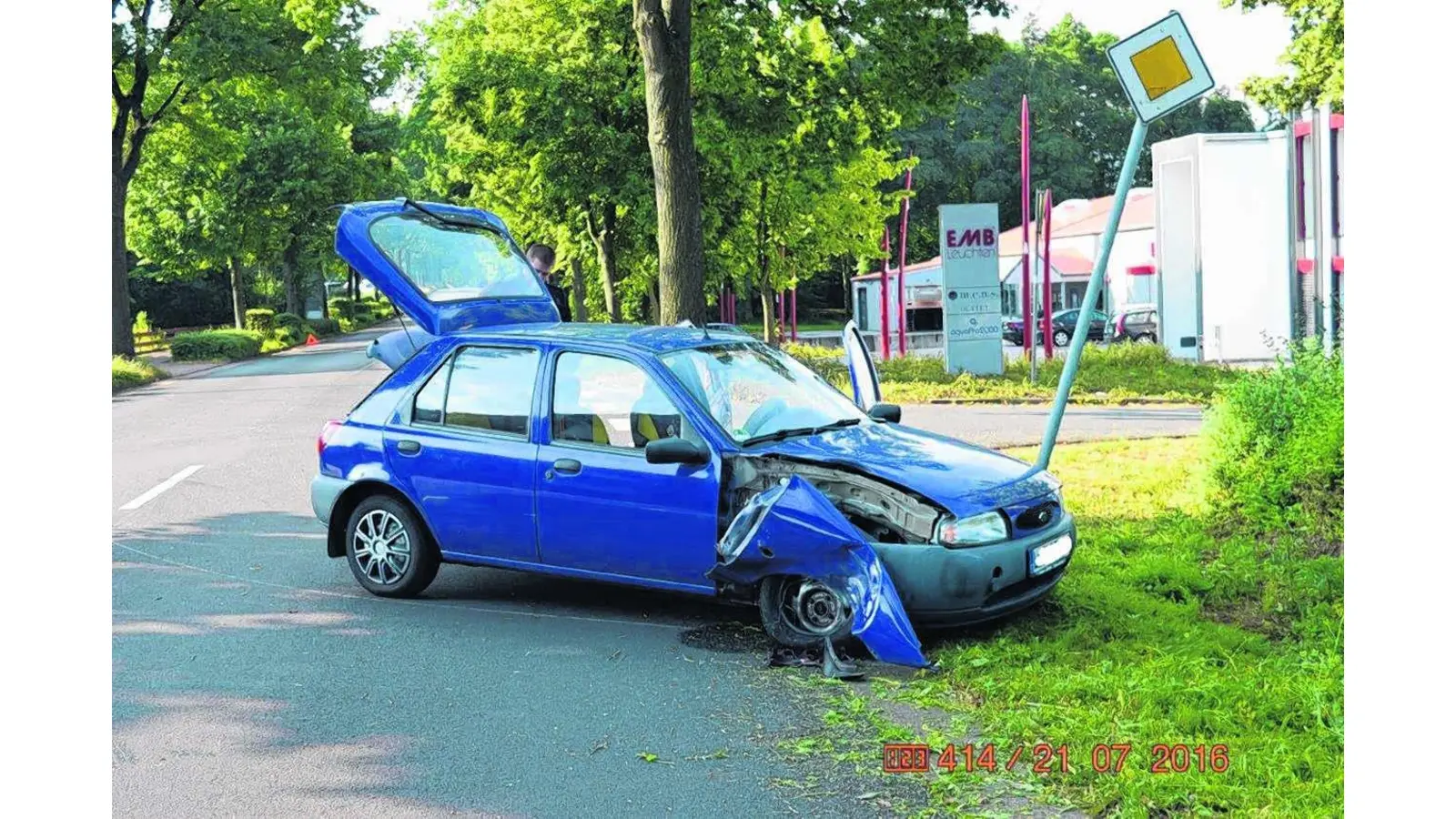 Treckergespann übersehen (Foto: lo)