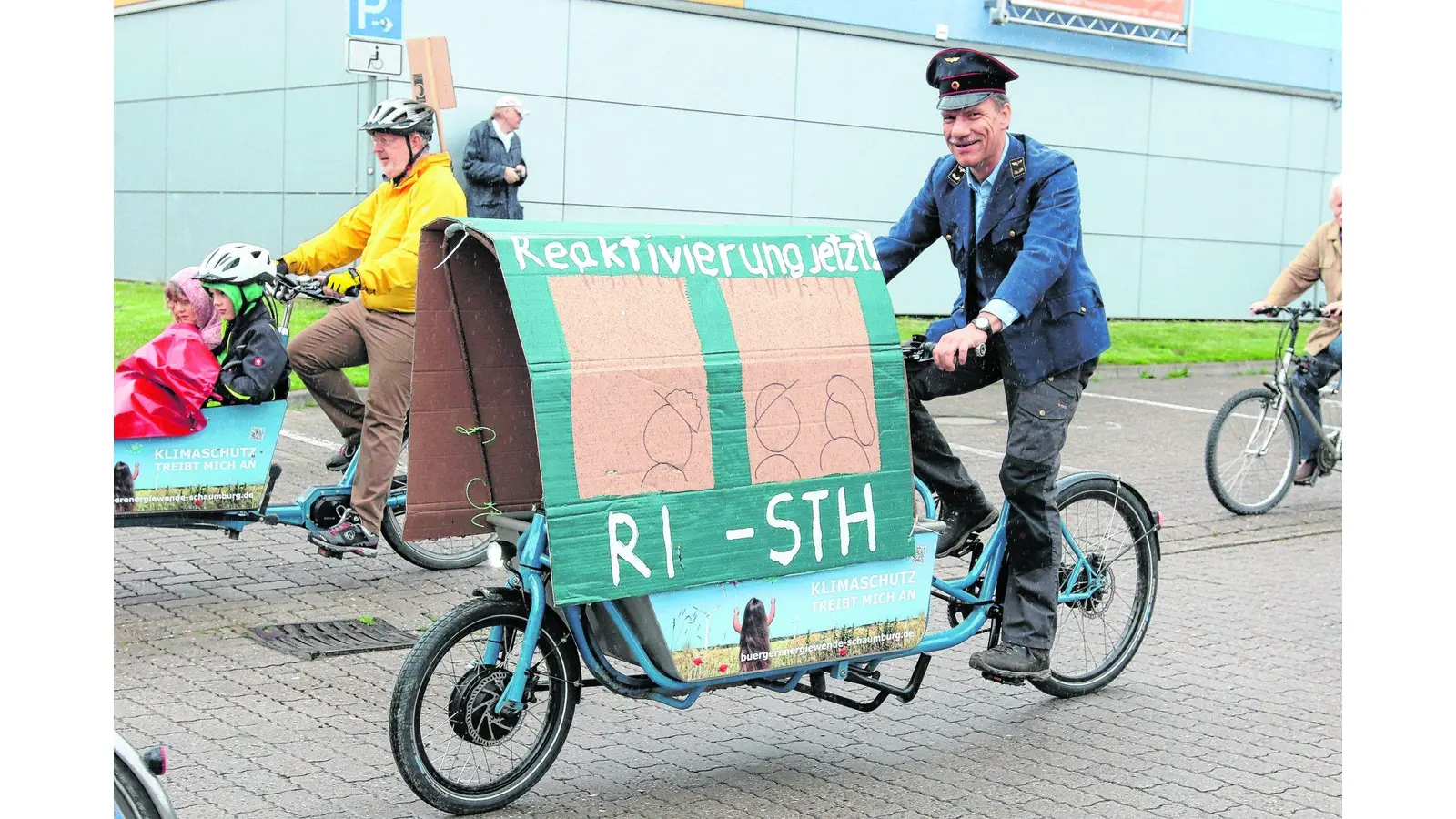 Regelmäßigen Personenverkehr wieder auf das Gleis bringen (Foto: bb)