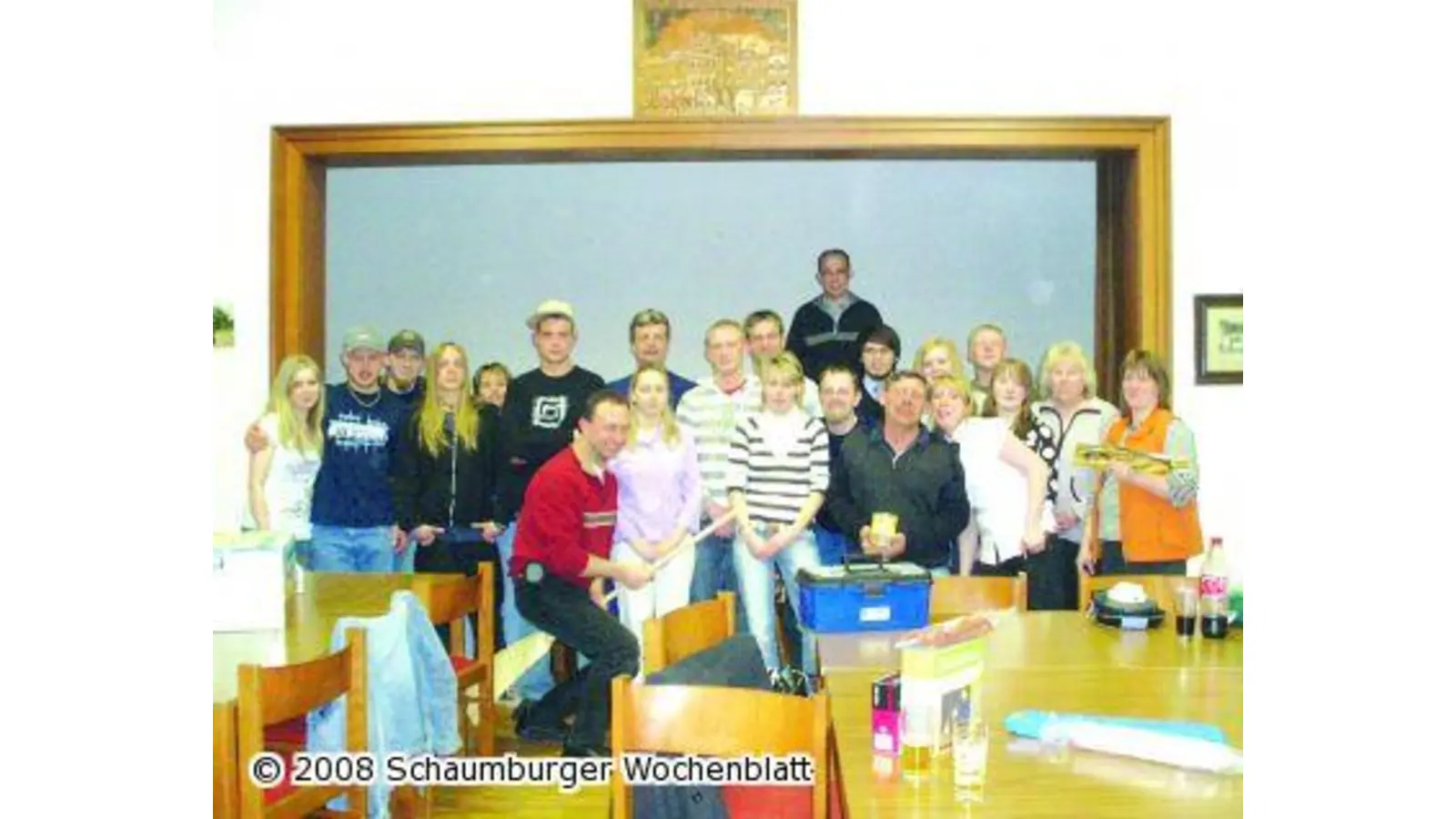 Trachtentänzer setzen Pokerface auf (Foto: red)