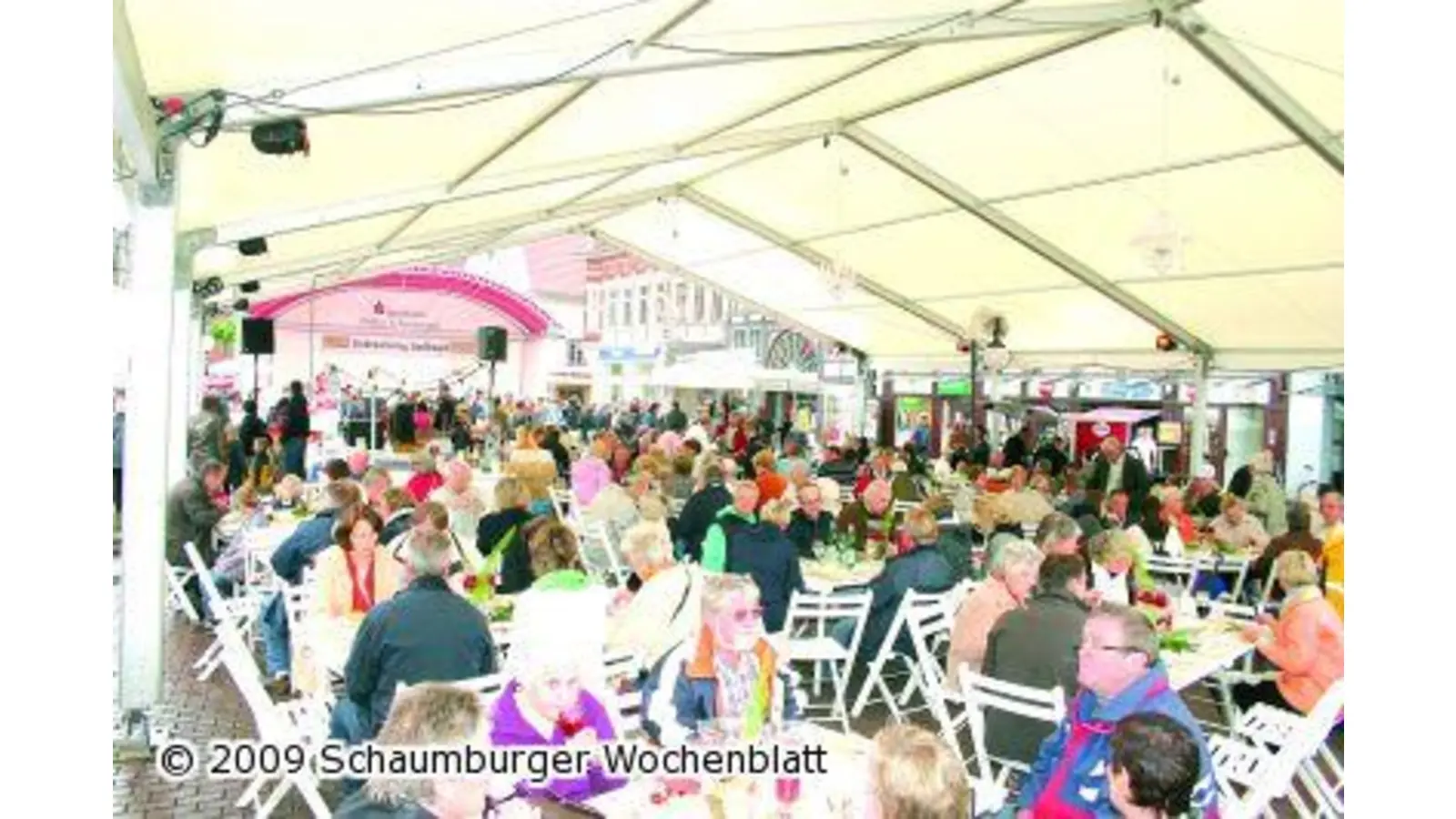 Schaumburger lassen sich mit Leckereien verwöhnen (Foto: bb)