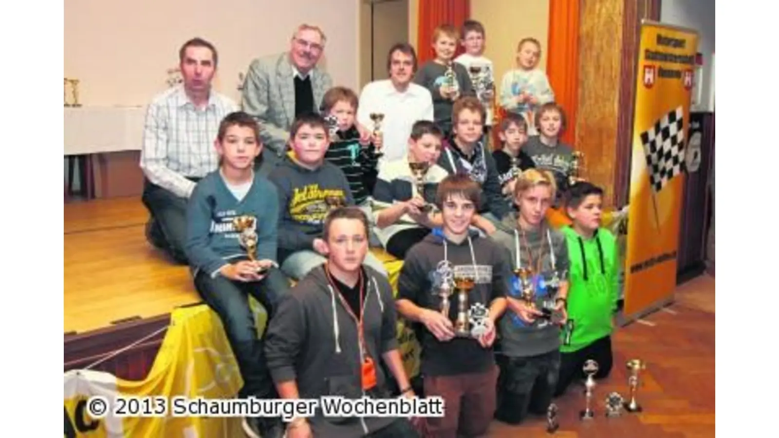 Trophäen für die jungen Rennfahrer (Foto: bb)
