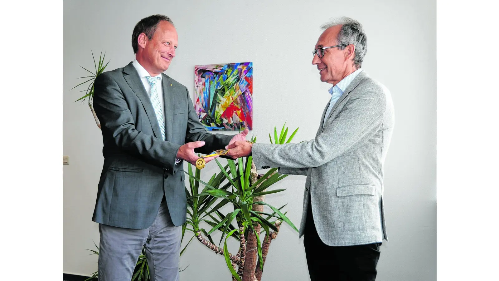Staffelstab des Präsidenten an Nachfolger weitergereicht (Foto: ds)