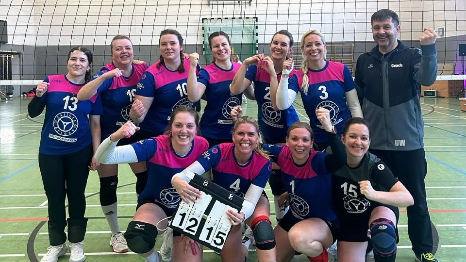 Haben den Aufstieg geschafft: Die Volleyballerinnen des TuS Wunstorf. (Foto: privat)