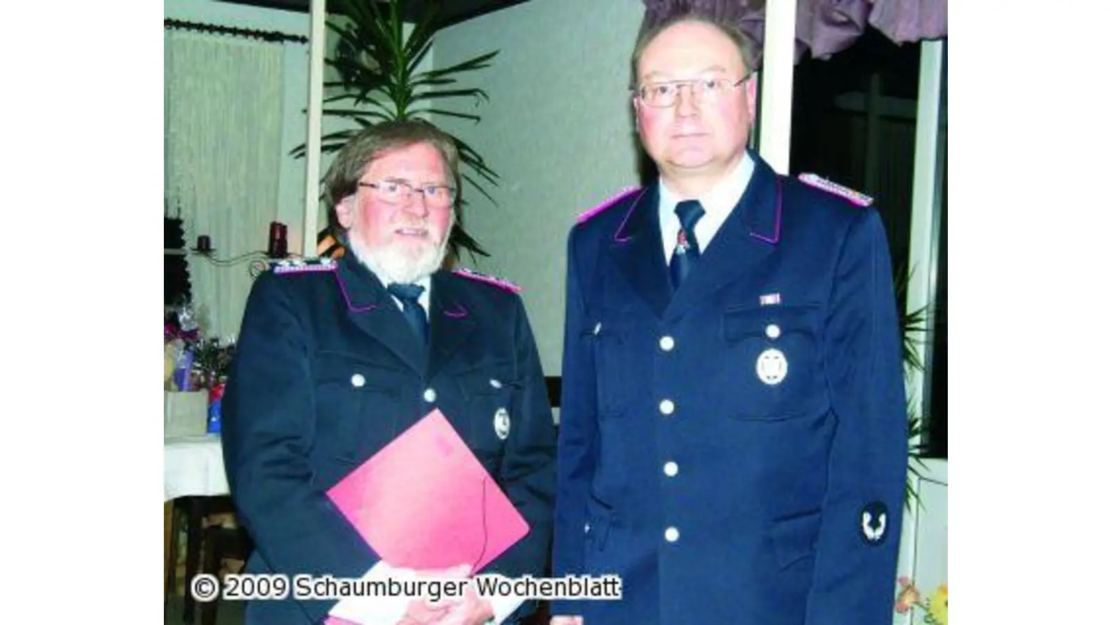 Ehrungen und Beförderungen in der Ortsfeuerwehr (Foto: tt)