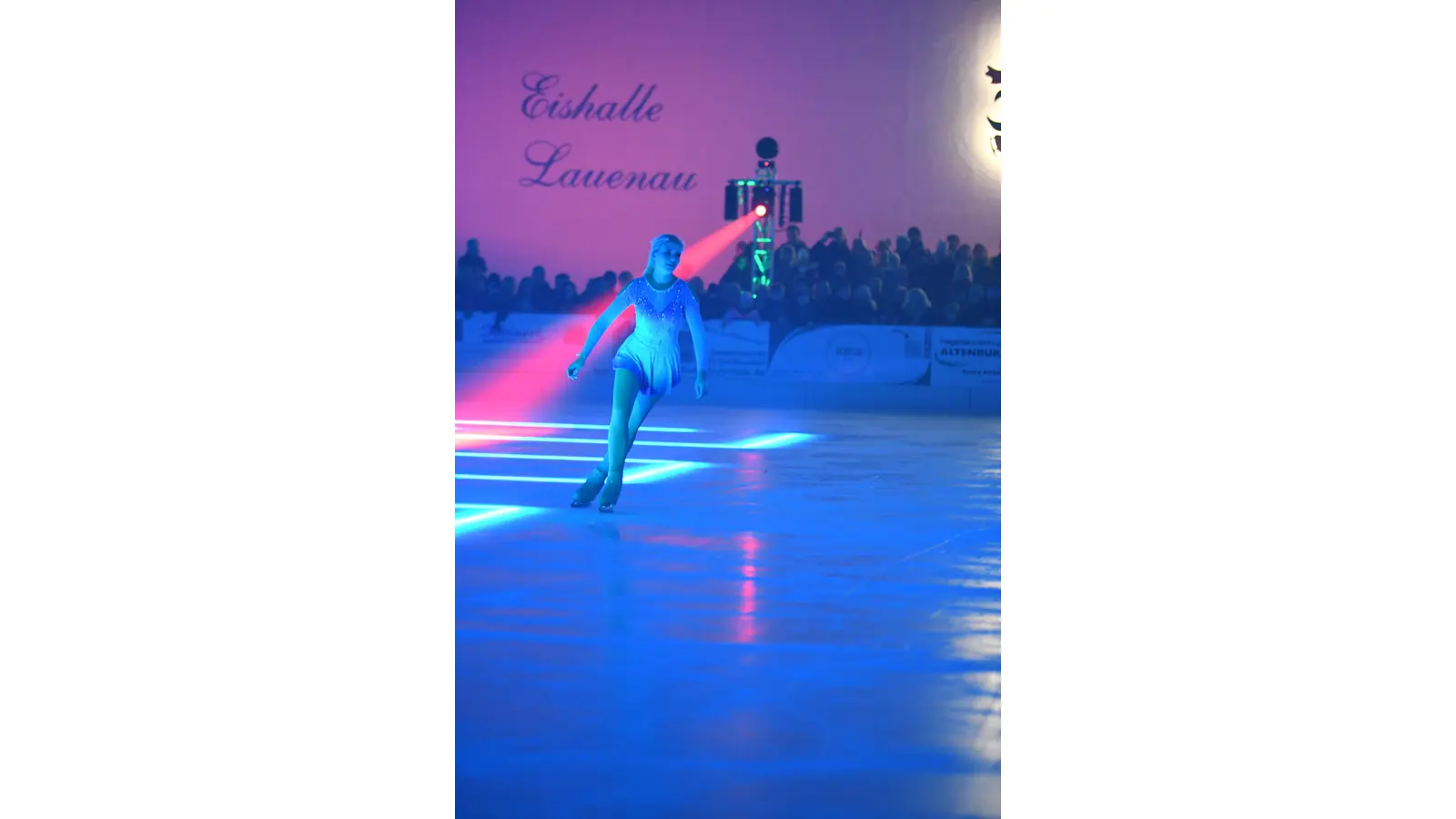 Eishalle Lauenau 2005 Saisoneröffnung. (Foto: nd)