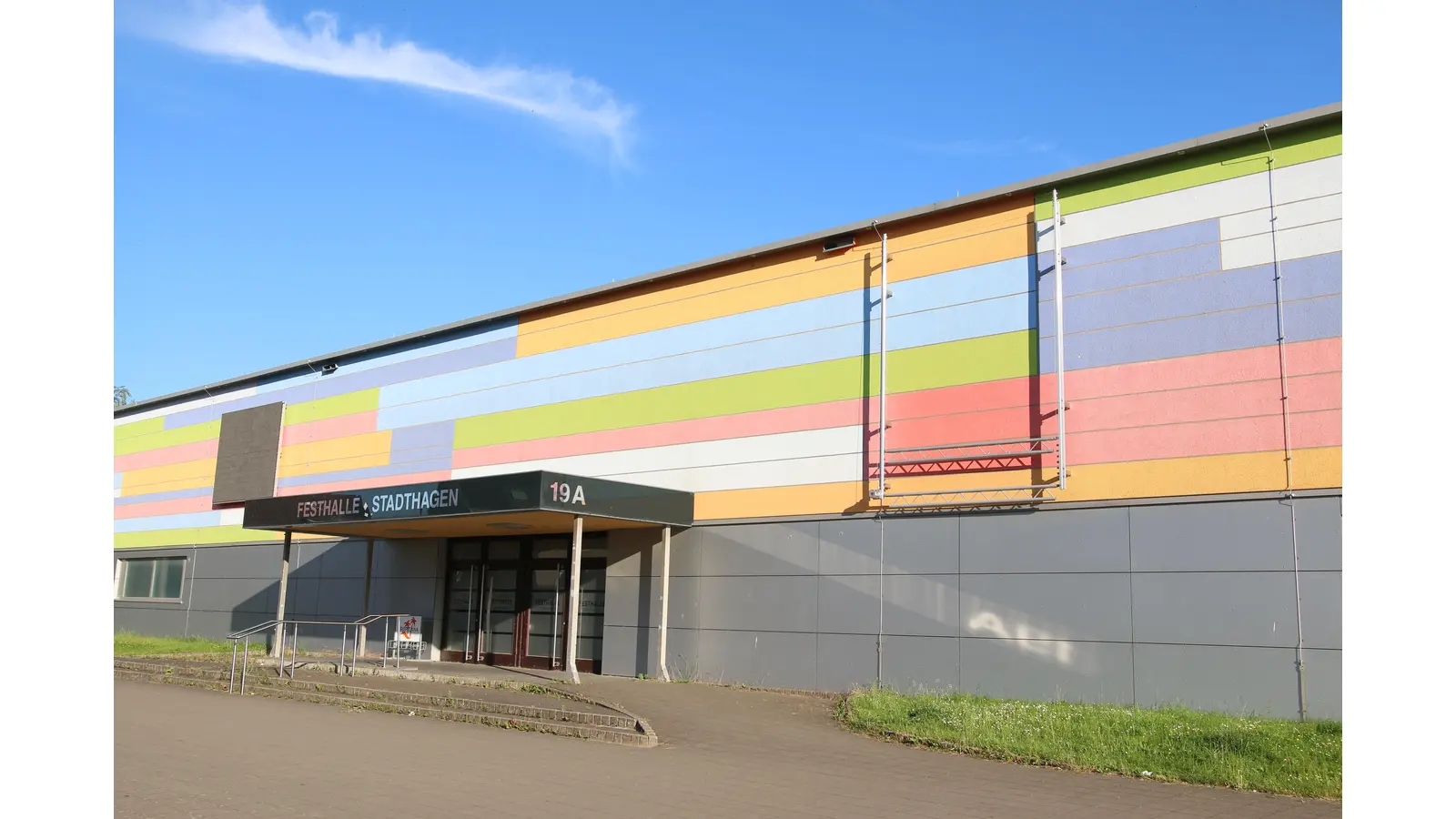 Die Entscheidung über die Zukunft der Festhalle hat der Rat aufgeschoben.  (Foto: bb)
