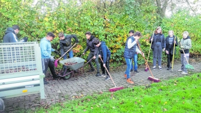 IGS Helpsen räumt auf (Foto: cs)