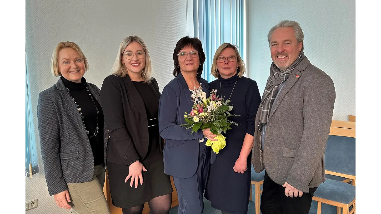 Verabschiedung im Standesamt (v.l.): Saskia Kutscha, Leoni Stemme, Marion Kursch, Sabine Tappert, Dr. Thomas Wolf. (Foto: privat)