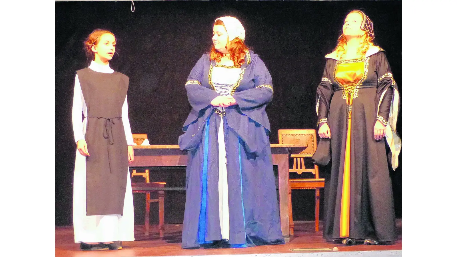 Gleich drei Frauen mimen die Lutherin (Foto: al)