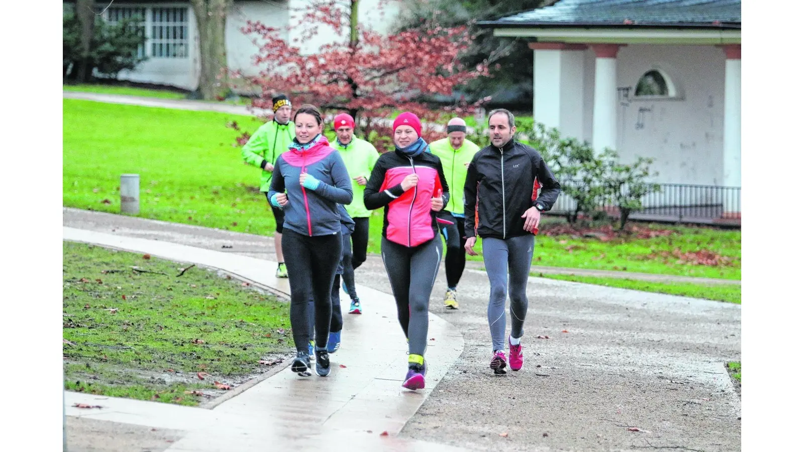 Seit mittlerweile 15 Jahren gehen Sportler zum Jahreswechsel auf die Laufstrecke (Archivbild).  (Foto: bb)