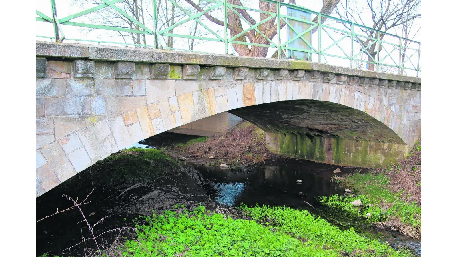 Stadt baut Fußweg an der Brandtrift (Foto: gi)