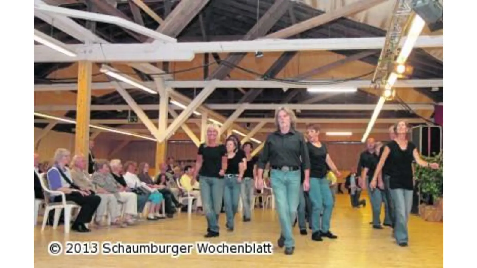 Sänger bringen verschiedene Stile auf der Bühne zusammen (Foto: bb)