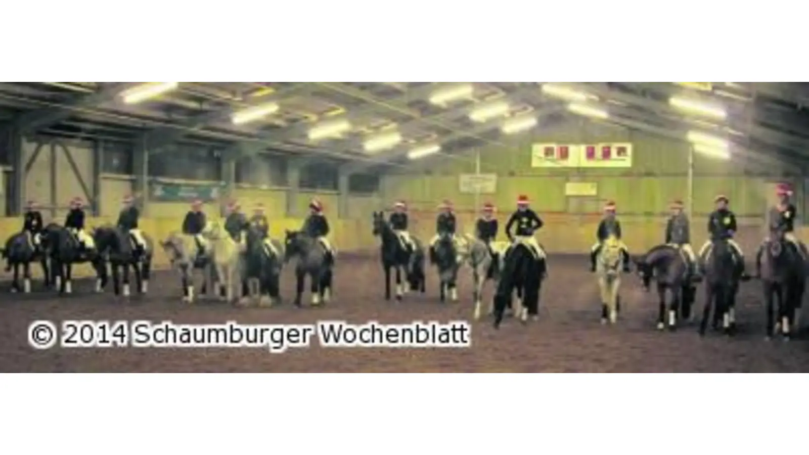Der Weihnachtsmann kommt mit der Kutsche (Foto: red)