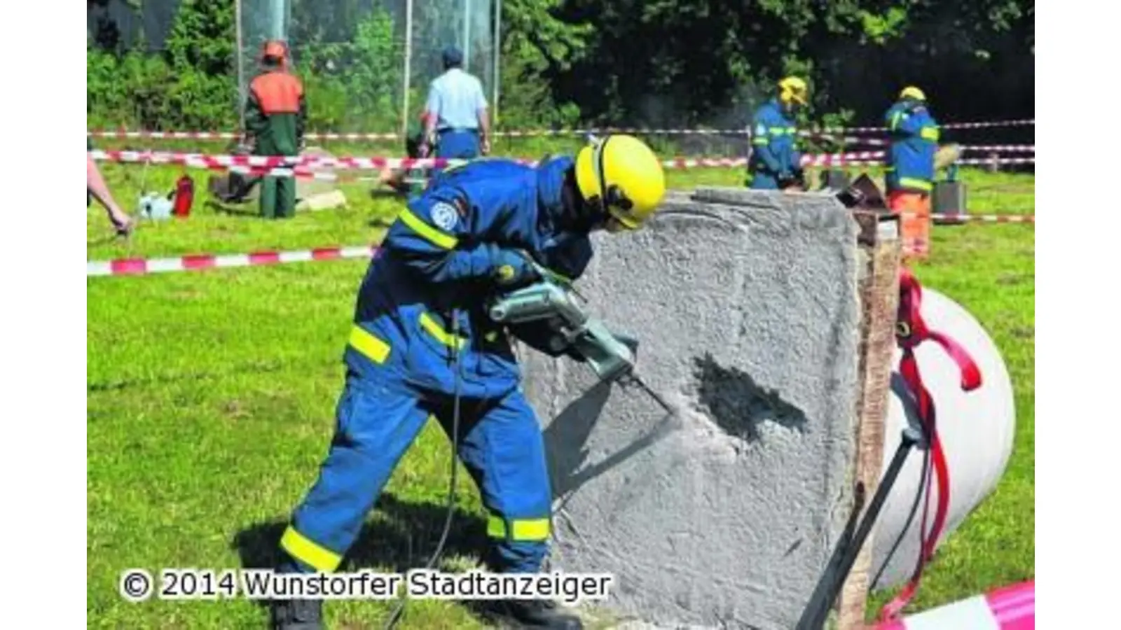 Personen retten und Mauern durchbrechen (Foto: mk)