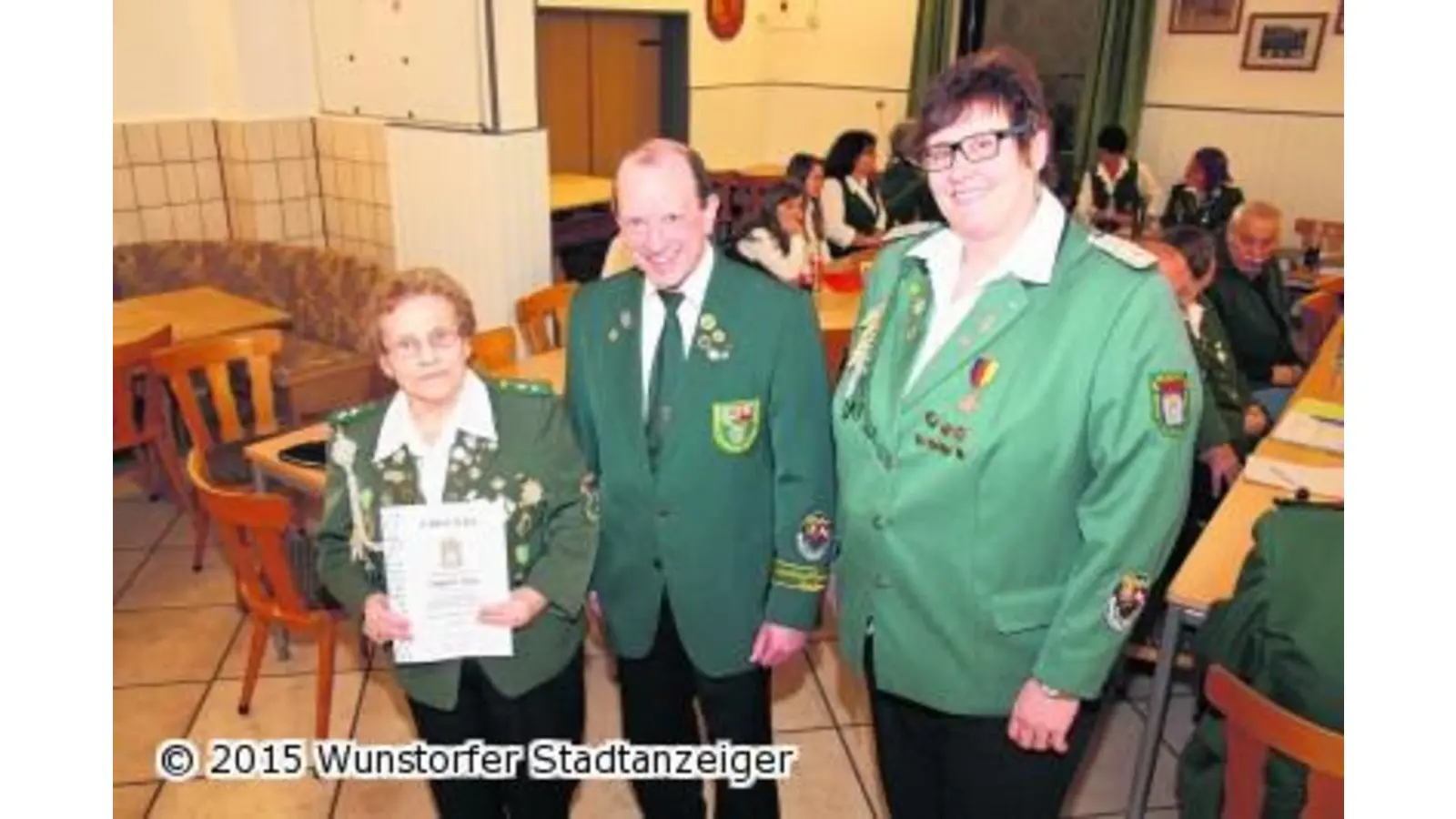 Ehrennadel für Irmgard Brase (Foto: gi)