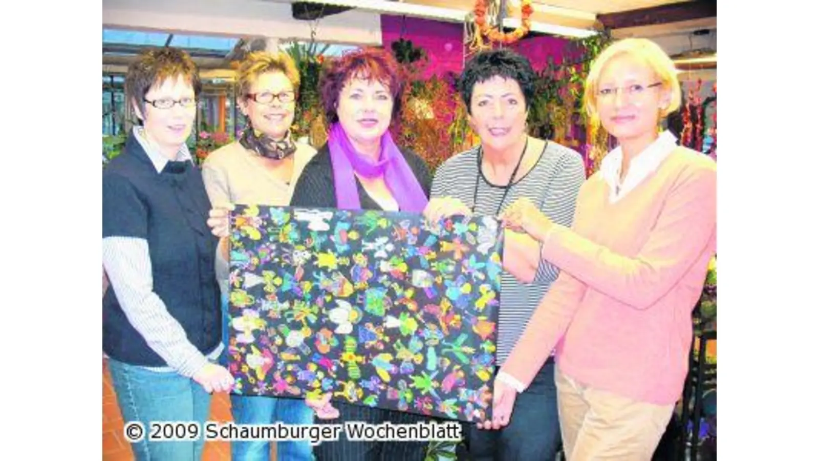 Kinder gestalten Geschenkpapier für guten Zweck (Foto: hb)