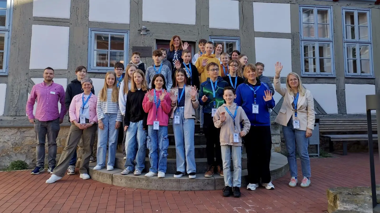 Haben sich auf eine Tour durchs Rathaus begeben: Die Jungen und Mädchen beim Zukunftstag. (Foto: privat)