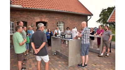 Ursprünglich plante die Gemeinde Seggebruch, das baufällige Fachwerkhaus abzureißen. Doch das Amt für regionale Landesentwicklung Leine-Weser in Hildesheim erkannte den Wert des Gebäudes aus dem Jahr 1874 und stellte Fördermittel für dessen Erhalt in Aussicht.  (Foto: pr)