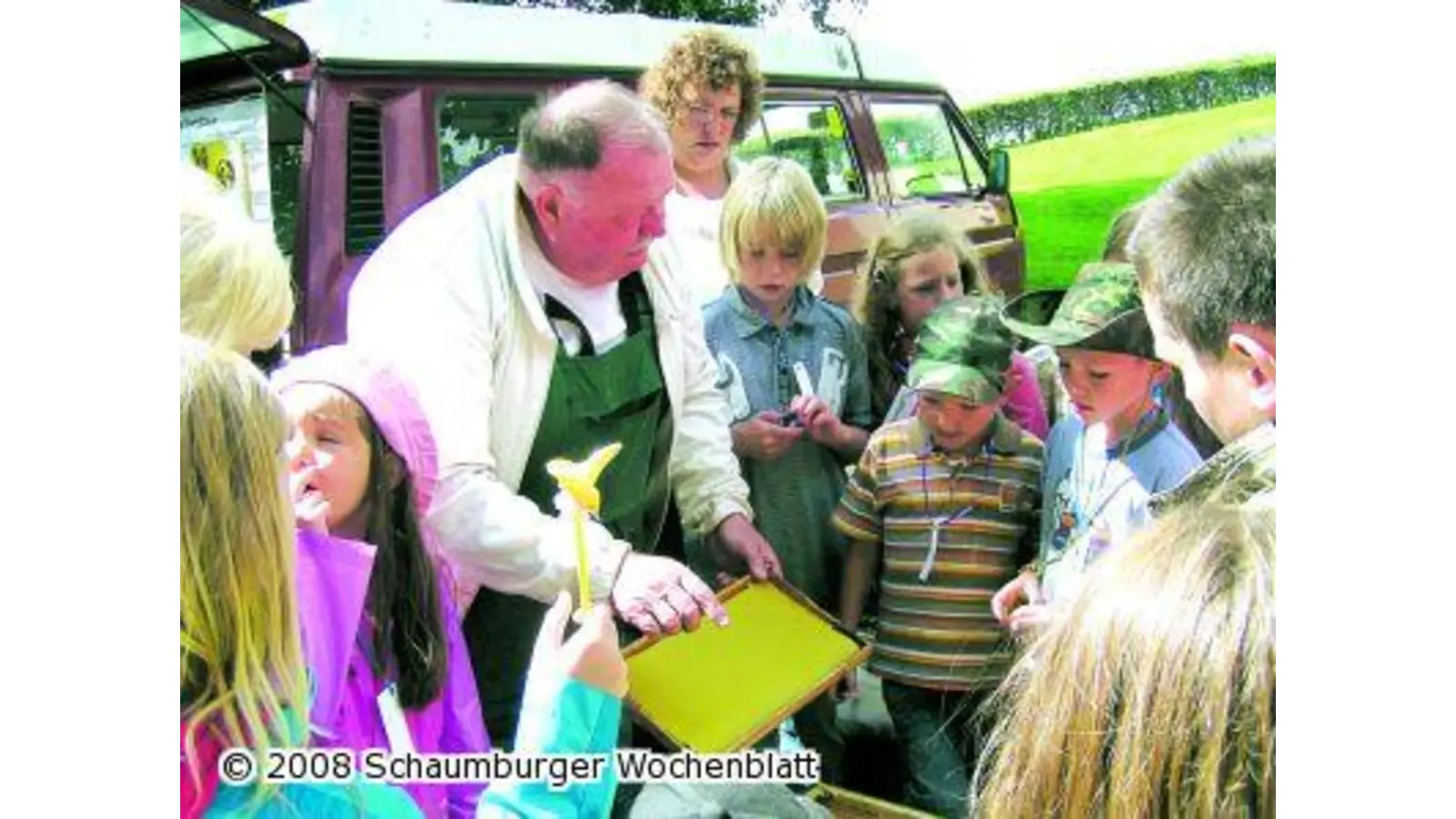 Imker begeistert die RoWoKi-Kinder (Foto: pd)