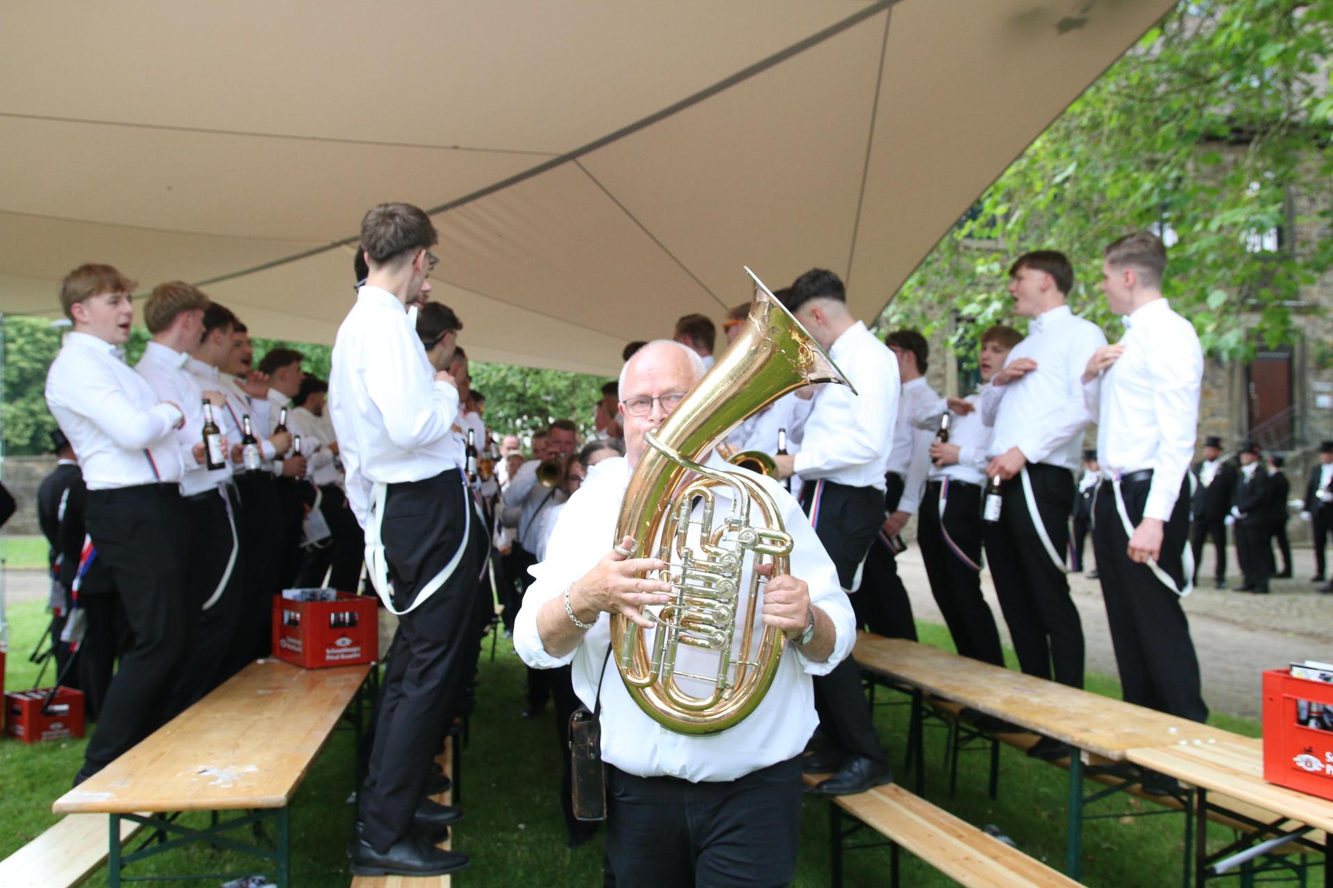 Die Stadthäger sind am Mittwoch in ihr Schützenfest eingestiegen.  (Foto: bb)