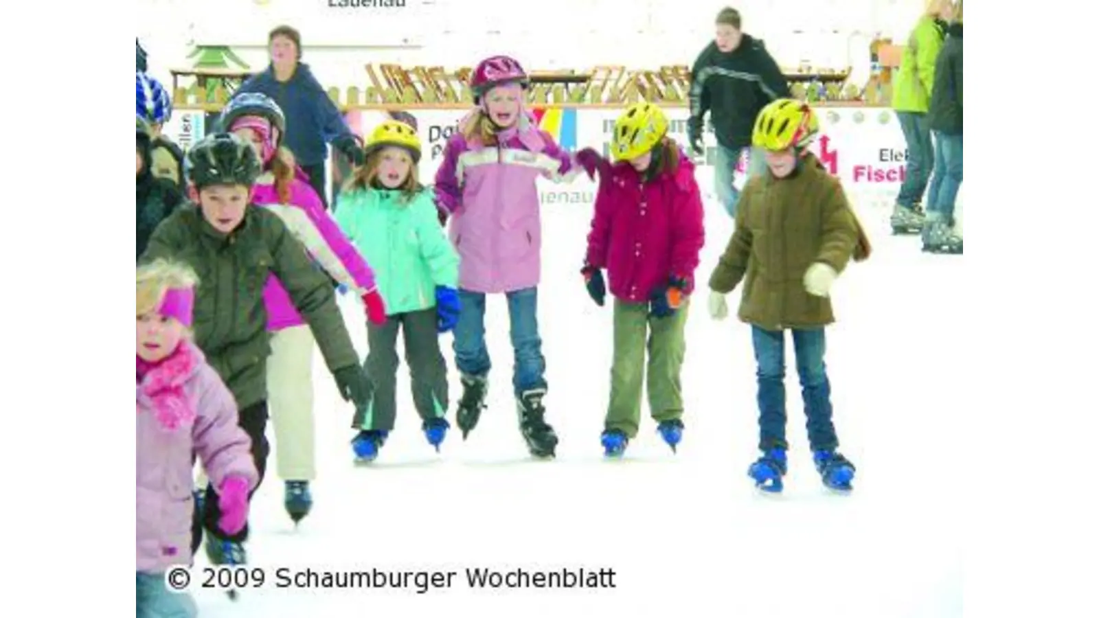 Eisvergnügen vor den Zeugnissen (Foto: al)