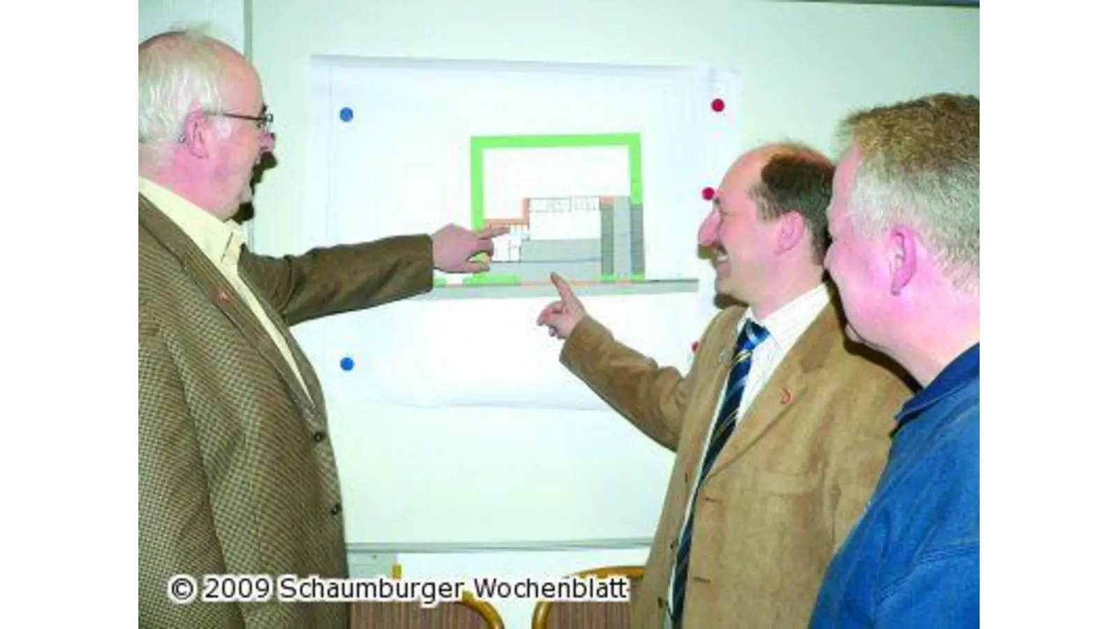 Sechs Garagen am Lauenauer Mineralbad (Foto: al)