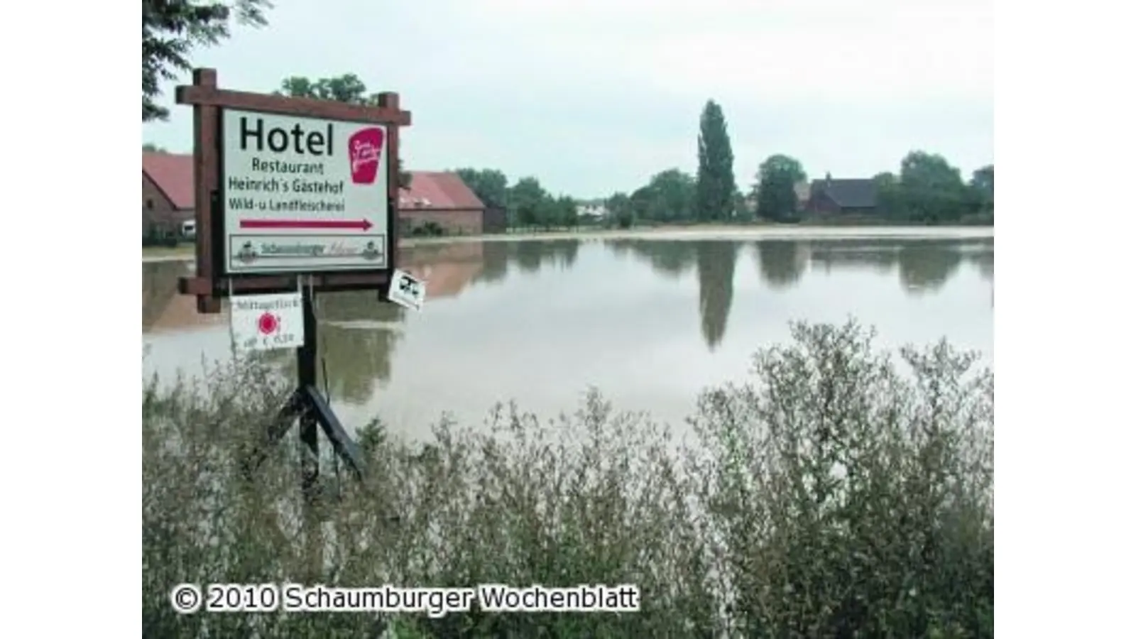 Mit 100 Einsatzkräften im Kampf gegen die vielen Wassermassen (Foto: red)