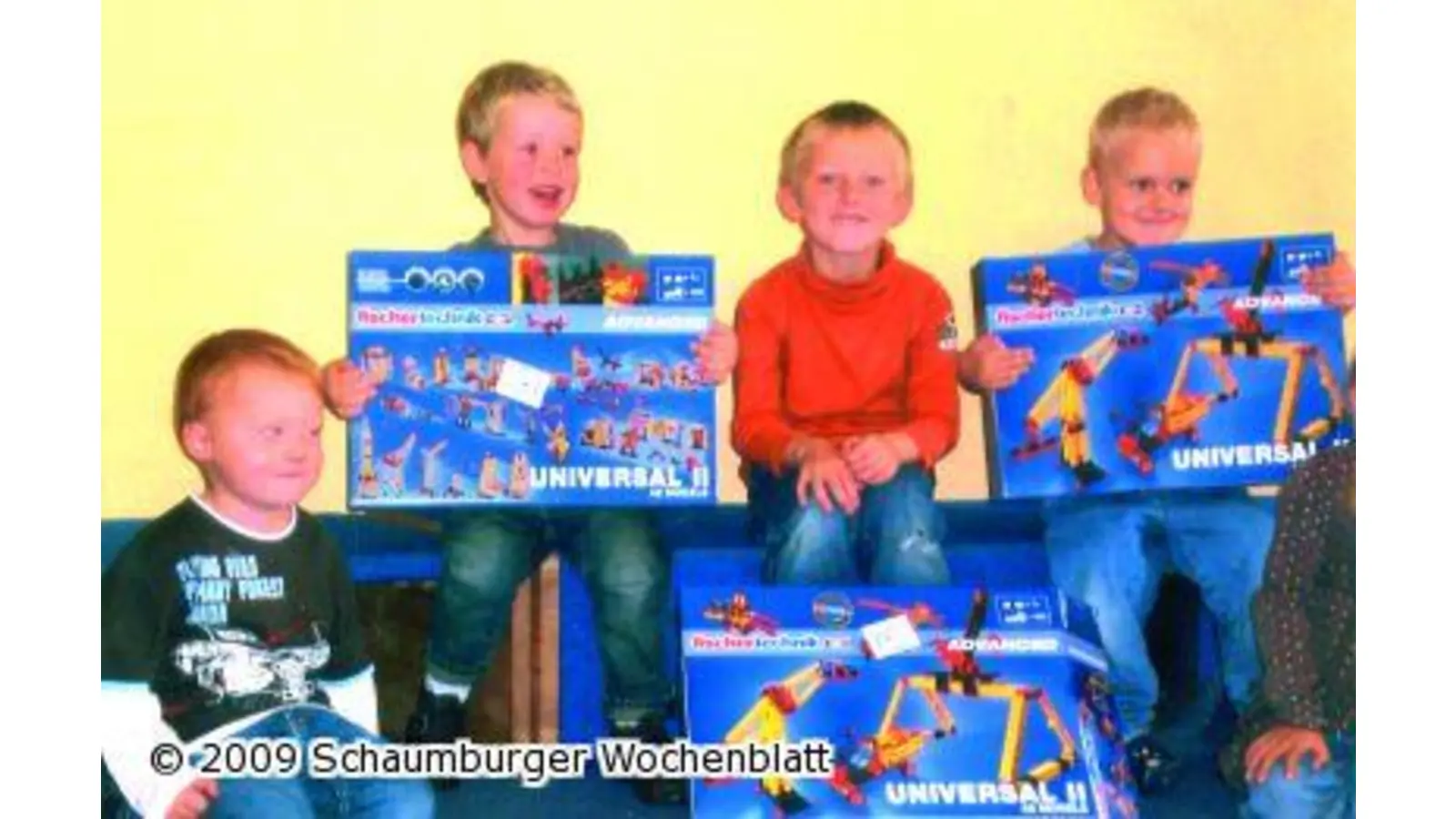 Kinder bekommen neues Spielmaterial (Foto: ju)