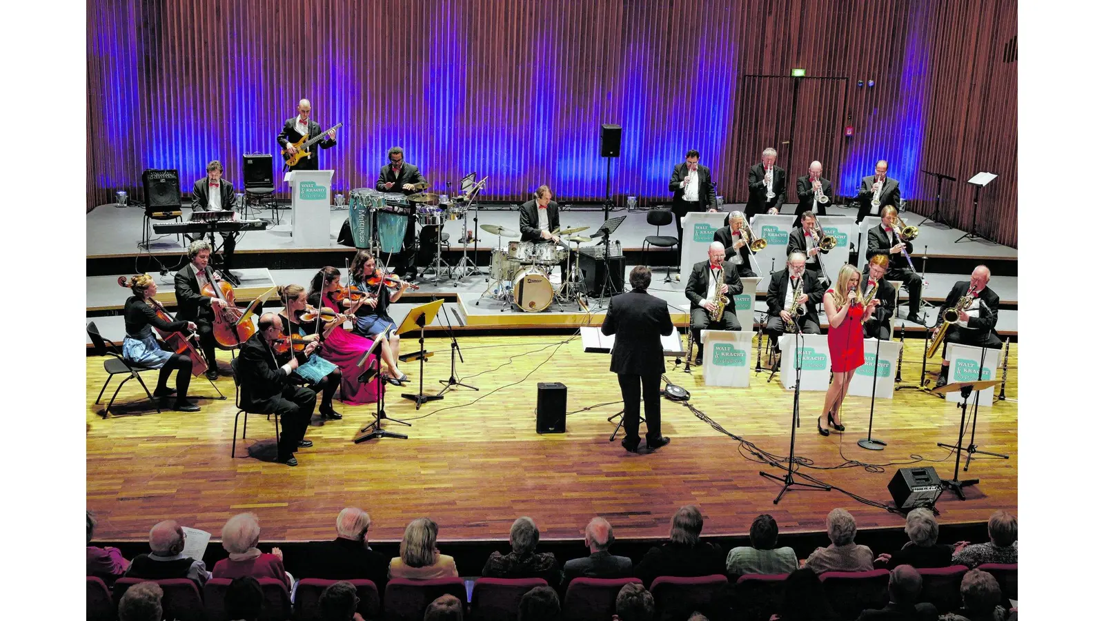 Big-Band-Sound im Sägewerk (Foto: al)