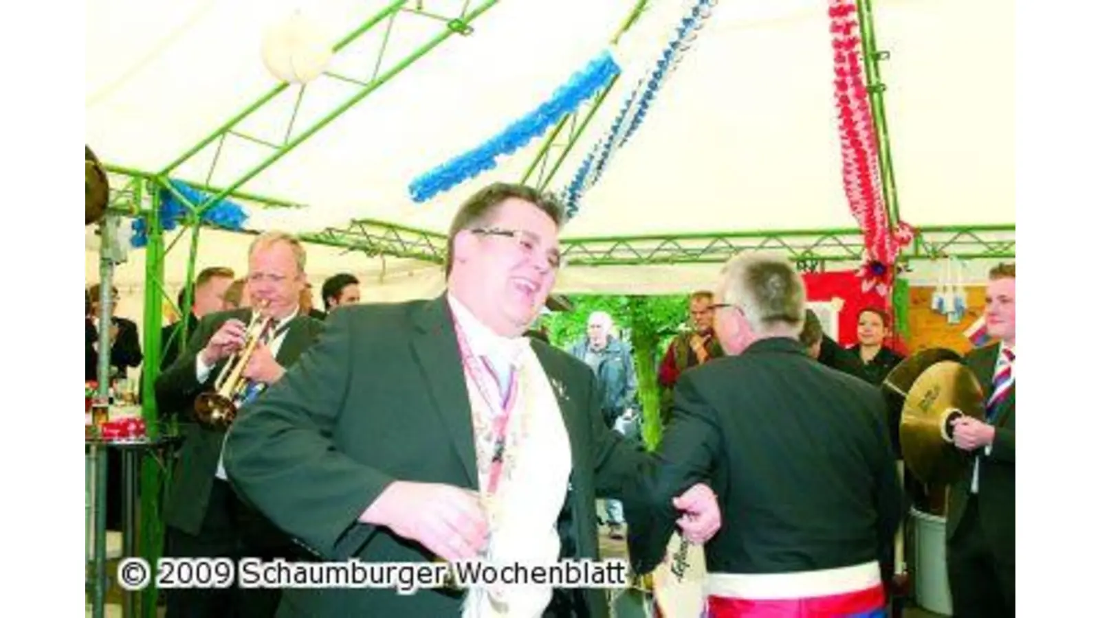 Viel Dampf ist auf dem Kessel im Windmühlenrott (Foto: bb)