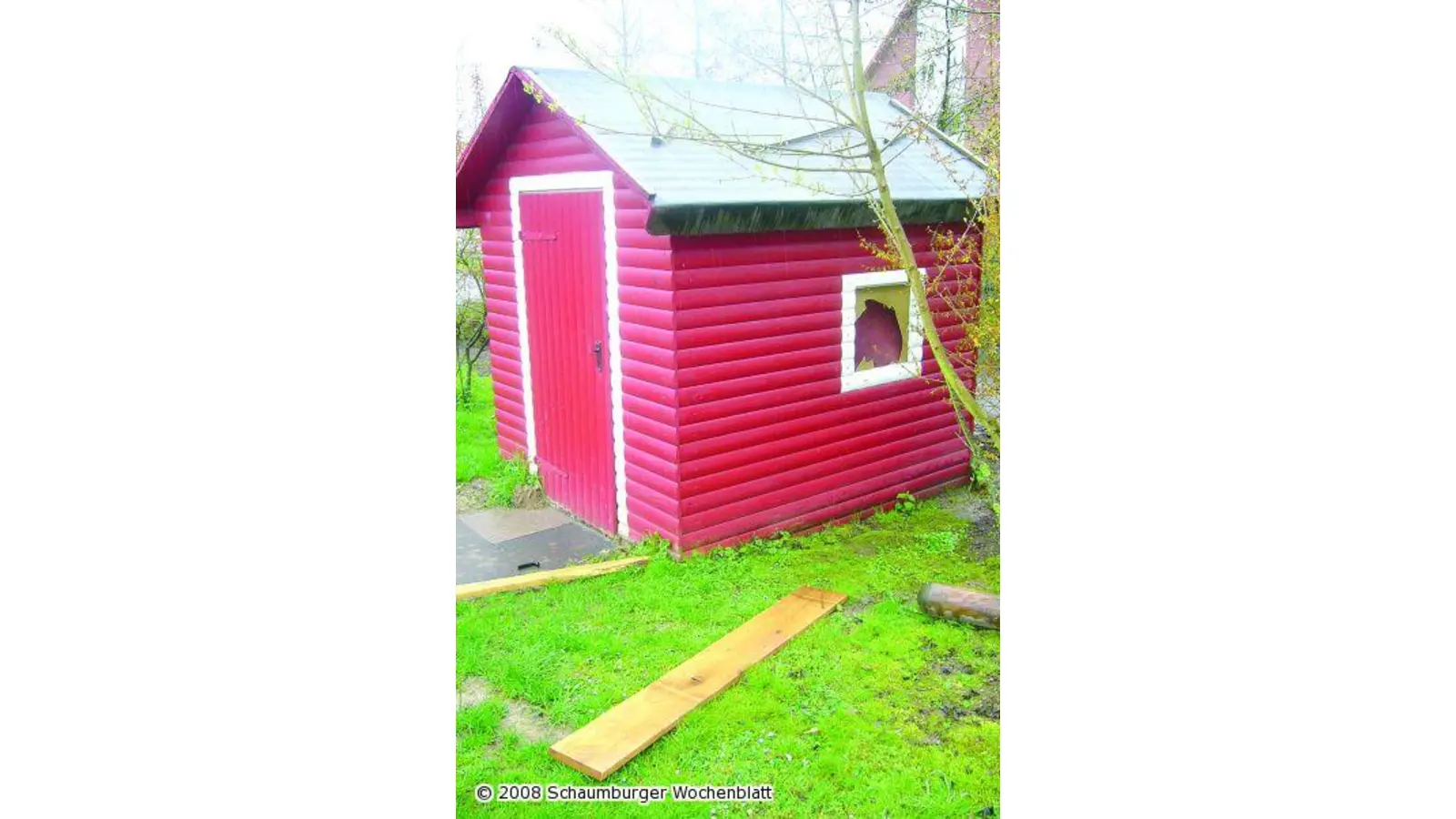 Unbekannte randalieren wild im Kindergarten (Foto: red)