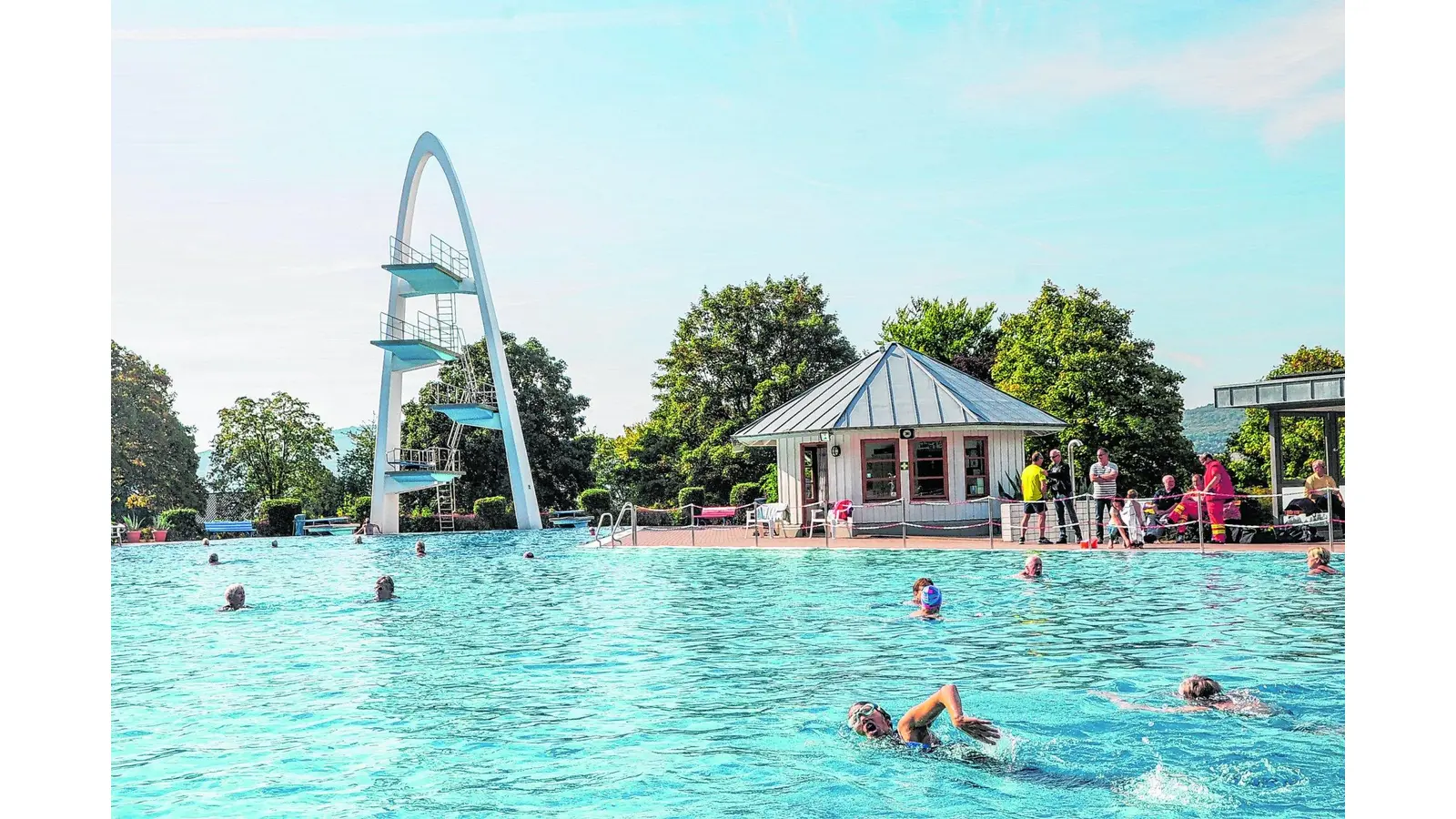 Das Anschwimmen im Bergbad läutet die Saison ein (Foto: red)