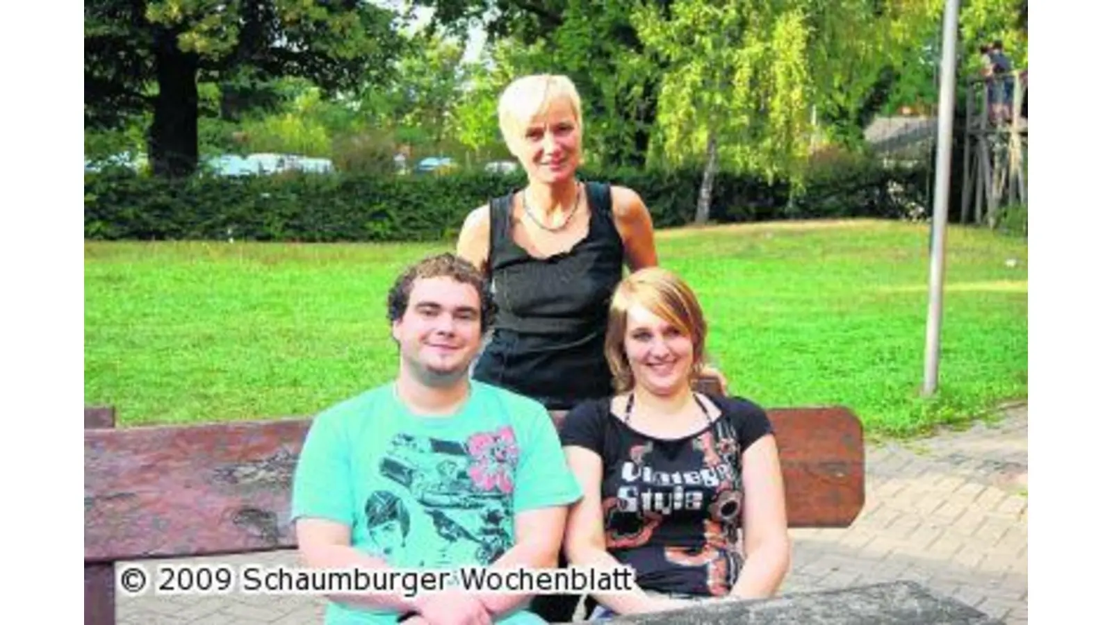 Zwei neue Stärken das Team der Jugendstätte (Foto: red)