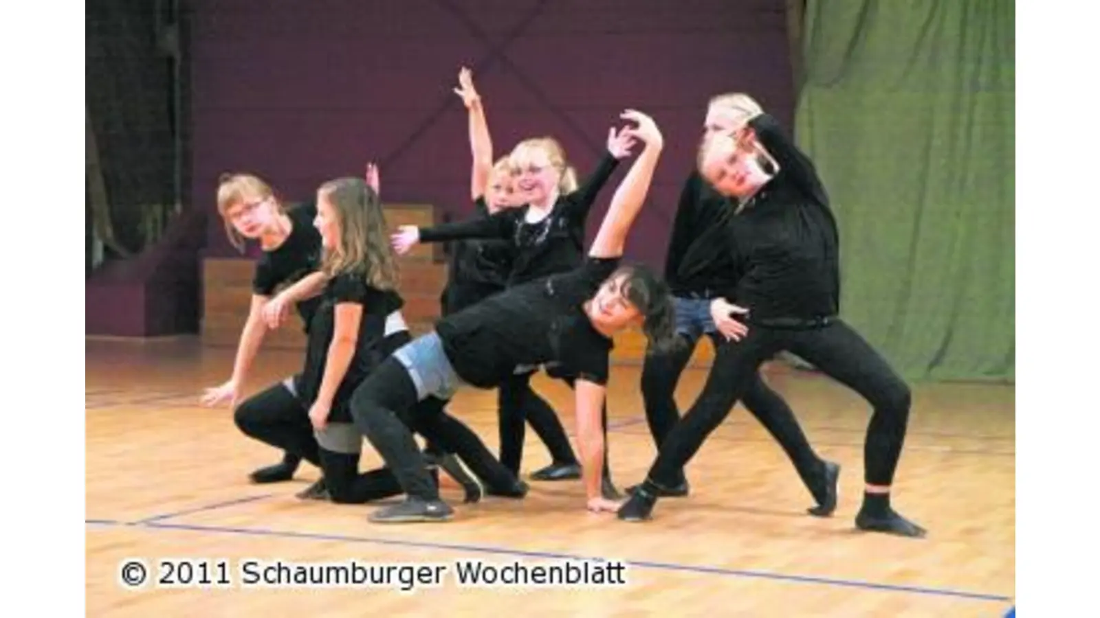 Tanzvorführungen für den Weihnachtsmann (Foto: bb)
