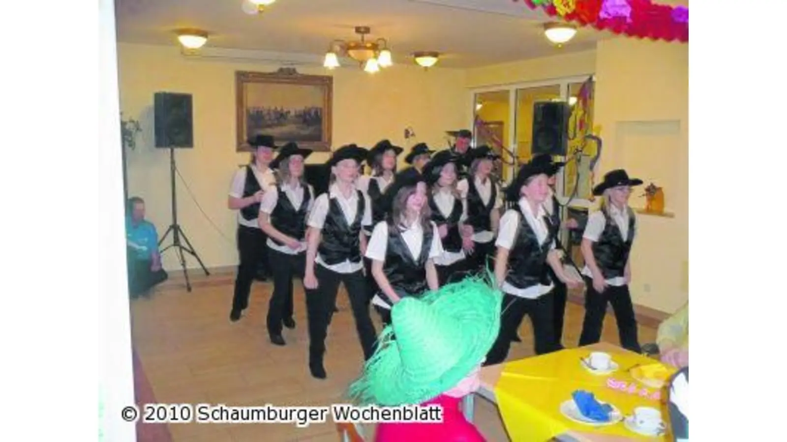Junge Line Dancer begeistern Senioren (Foto: hb)