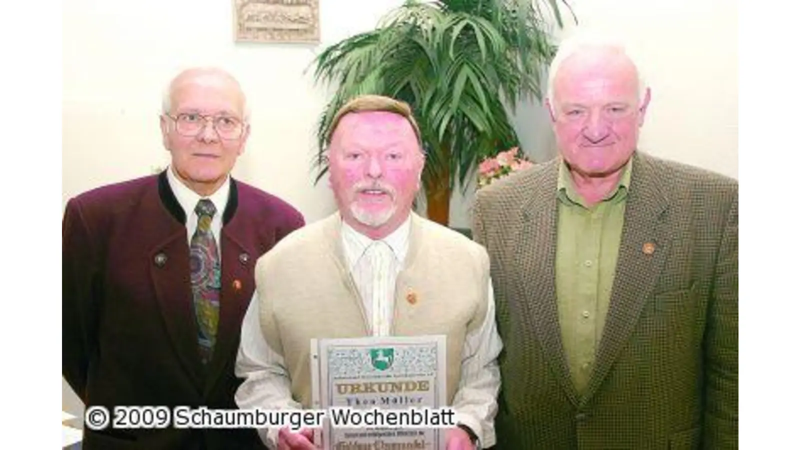 Goldene Ehrennadel für Möller (Foto: bb)
