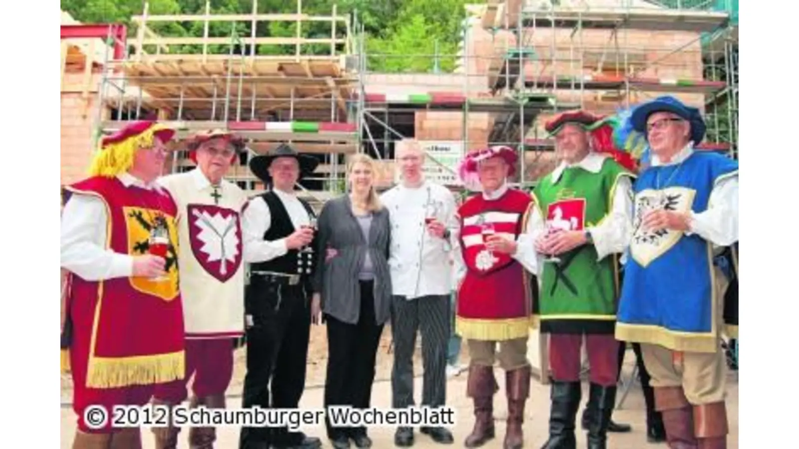 Ritterrunde freut sich über Anbau (Foto: ste)