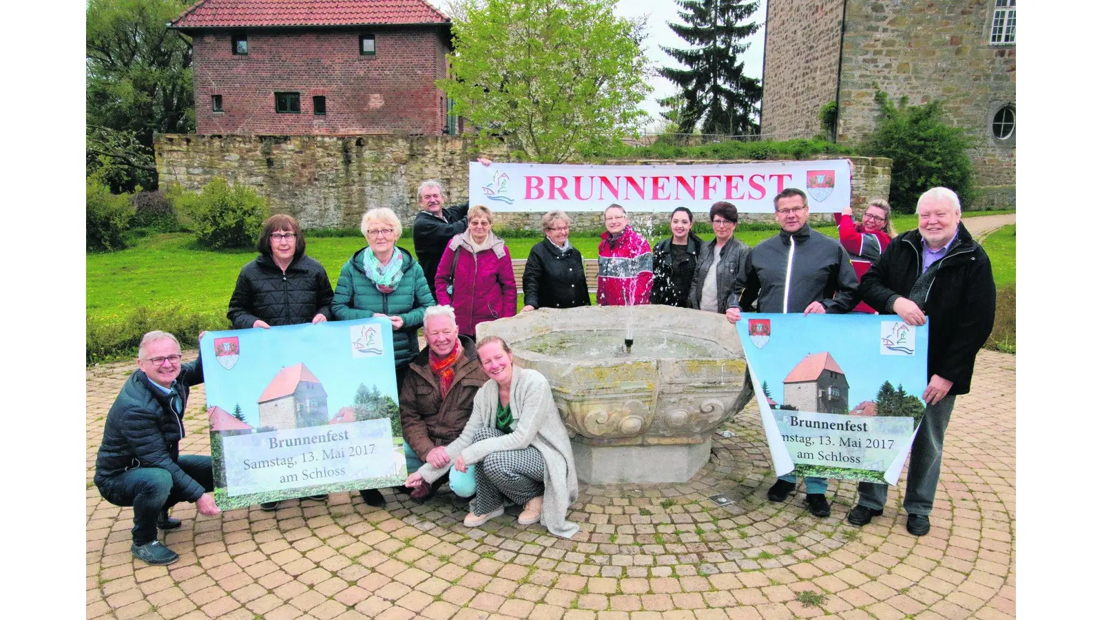 Erstes Brunnenfest auf der Sachsenhäger Schlosswiese (Foto: gi)