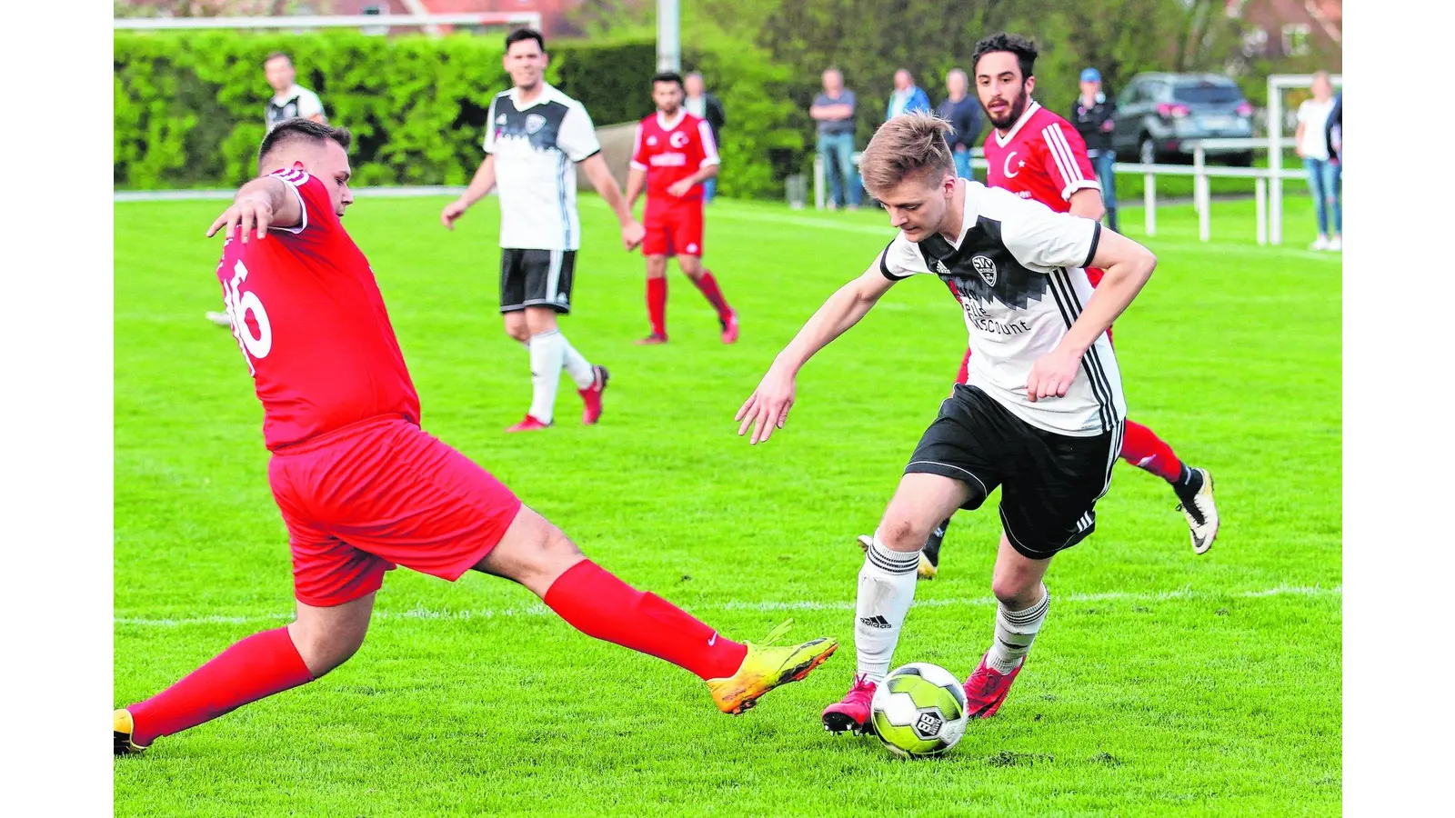 Bückeburg und Algesdorf im Schaumburg-Duell (Foto: red)