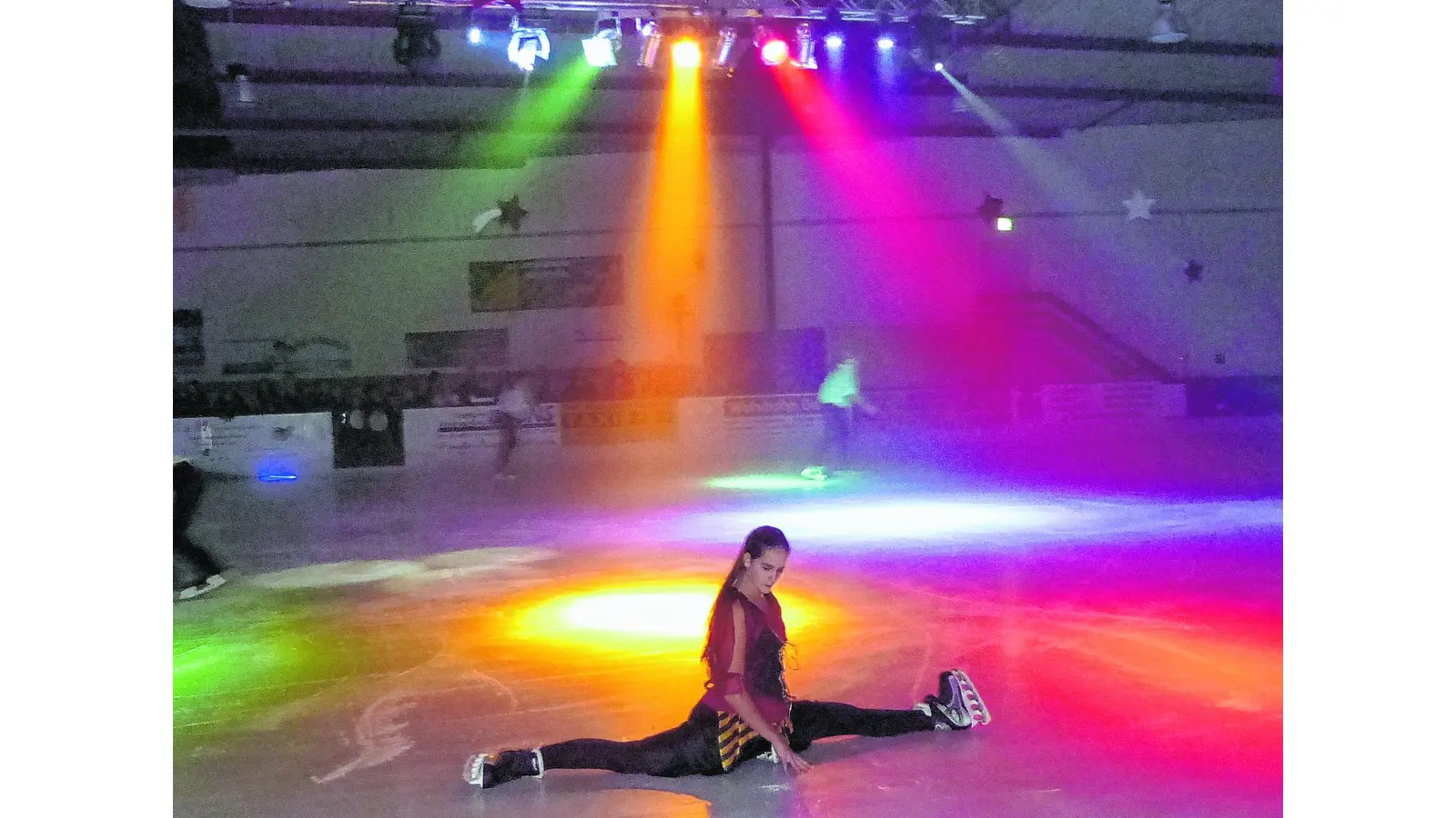 Auftakt mit Revue und Disko (Foto: al)