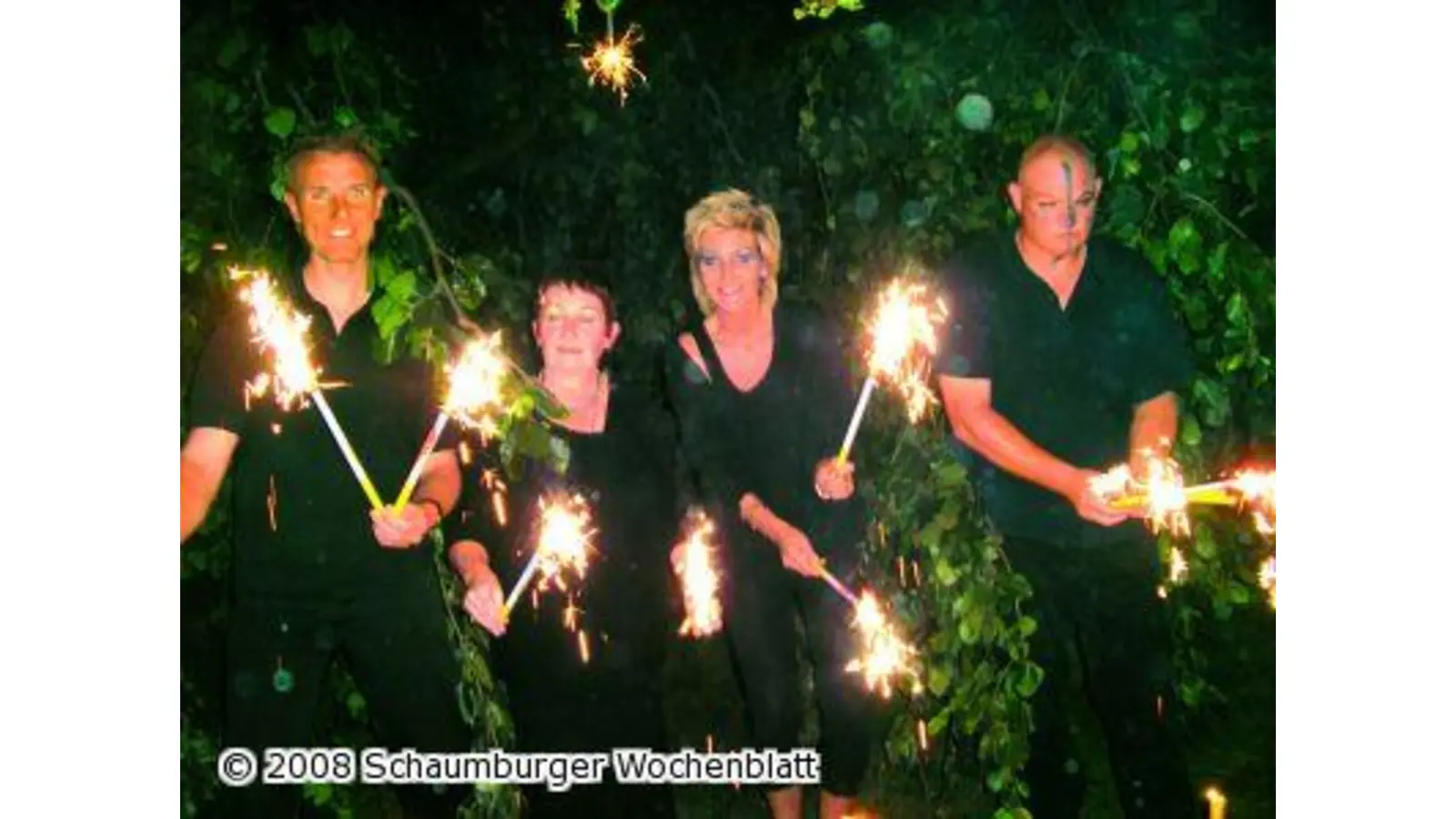 Elfen tanzen beim Festival (Foto: red)