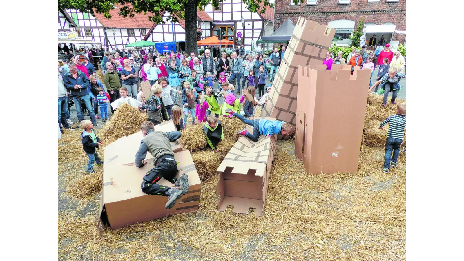 Burgerstürmung mit Seifenblasen (Foto: al)