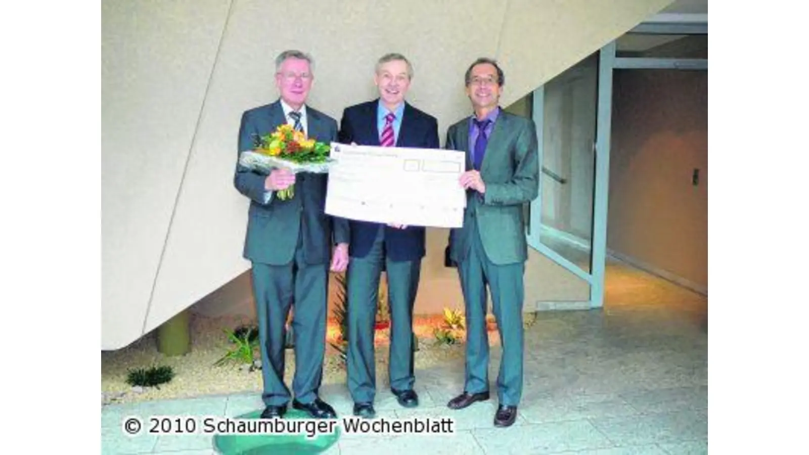 Stadtwerke-Spende für die Bürgerstiftung Schaumburg (Foto: red)