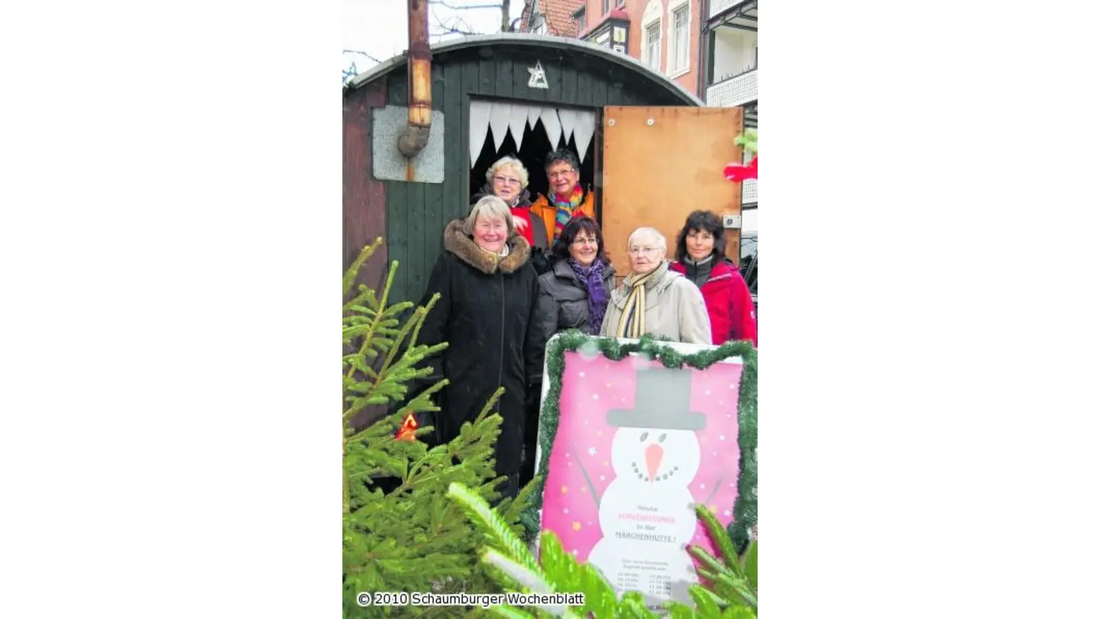 Eine Bücherauktion auf dem Marktplatz (Foto: ste)