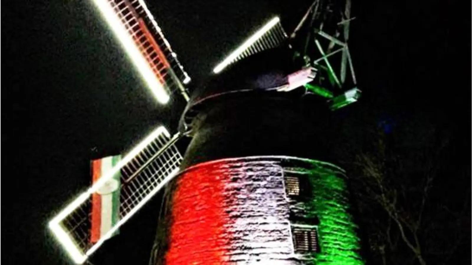 Silvester-Treffpunkt: Rodenberer Windmühle in Festbeleuchtung. (Foto: gk)